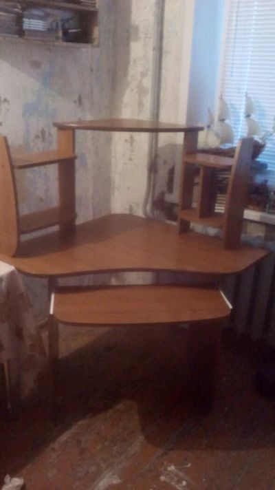 Лот: 11130015. Фото: 1. Стол компьютерный угловой. Компьютерные и письменные столы