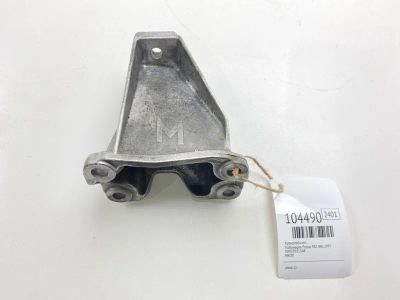 Лот: 24979858. Фото: 1. Кронштейн КПП Volkswagen Passat... Двигатель и элементы двигателя