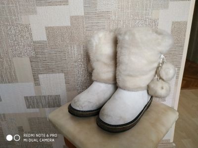 Лот: 12600676. Фото: 1. Унты детские 35 размер. Валенки, угги, унты