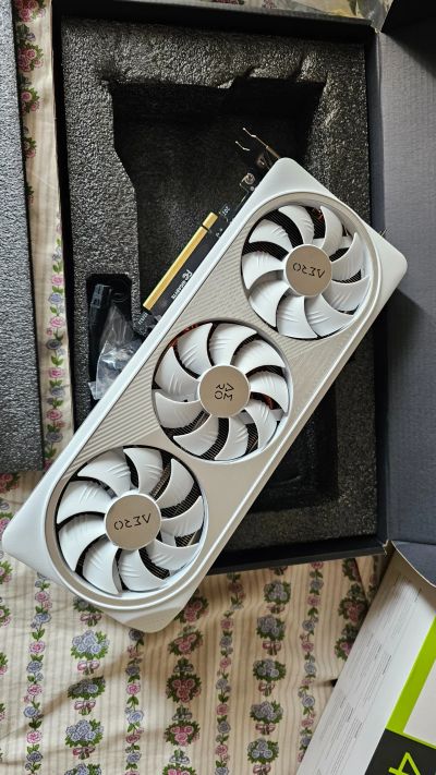 Лот: 21521170. Фото: 1. Rtx 4070 gigabyte aero oc гарантия... Видеокарты