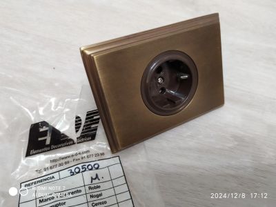 Лот: 24982362. Фото: 1. Розетки. Электроустановочные изделия