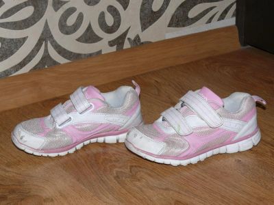 Лот: 3200428. Фото: 1. Детские кроссовки с рубля р. 31. Кеды, кроссовки