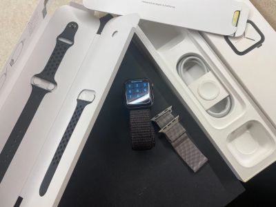 Лот: 17003555. Фото: 1. Apple Watch s4 44. Смарт-часы, фитнес-браслеты, аксессуары