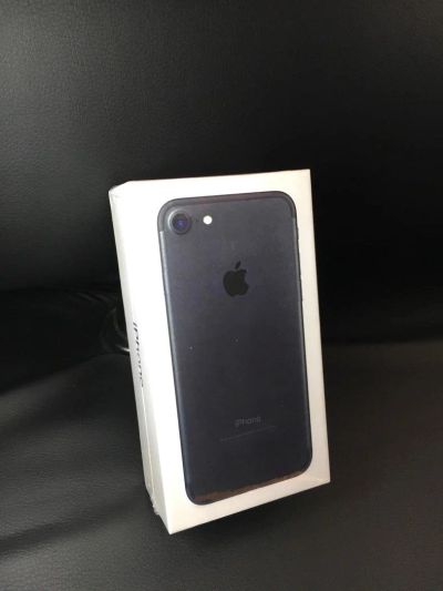 Лот: 10097312. Фото: 1. Apple iPhone iPhone 7 матовый... Смартфоны