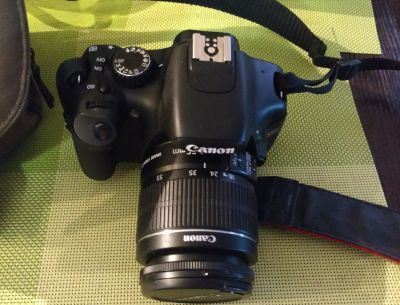 Лот: 10210120. Фото: 1. Зеркальный фотоаппарат Canon 550D. Цифровые зеркальные