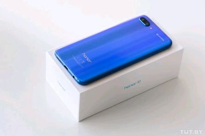 Лот: 11683113. Фото: 1. Honor 10 128гб. Смартфоны