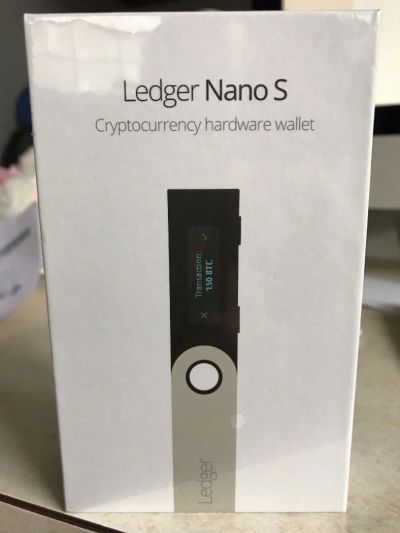 Лот: 10528543. Фото: 1. Ledger Nano S - кошелек для криптовалют... Другое (компьютеры, оргтехника, канцтовары)