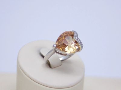 Лот: 14670031. Фото: 1. СЕРЕБРЯНОЕ КОЛЬЦО С ТОПАЗОМ И... Кольца, перстни
