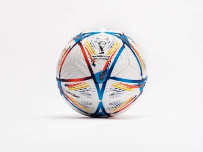 Лот: 24978208. Фото: 1. Футбольный мяч Adidas. Мячи, ракетки, шайбы, клюшки