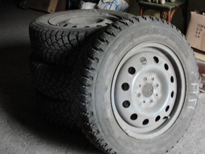 Лот: 8209517. Фото: 1. Шины зимние на дисках ВАЗ. Шины на дисках