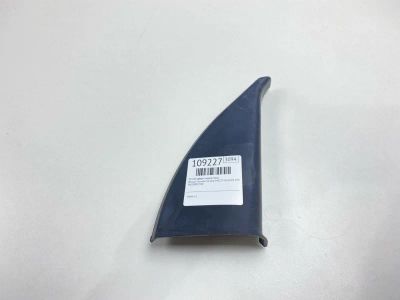 Лот: 25227094. Фото: 1. Уголок двери Nissan Vanette Serena... Кузов