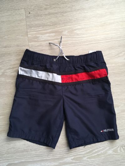 Лот: 12329100. Фото: 1. Шорты Tommy hilfiger. Брюки, шорты, джинсы