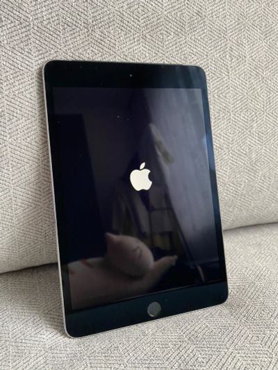 Лот: 16658733. Фото: 1. Планшет Apple iPad mini 4 16 Гб... Планшеты