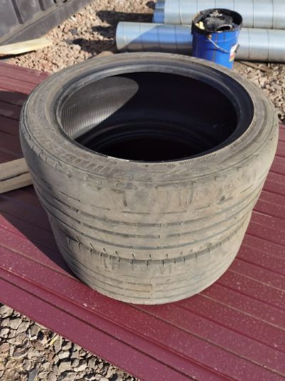 Лот: 19007004. Фото: 1. 2 колеса 235/45 R17 bridgestone... Шины