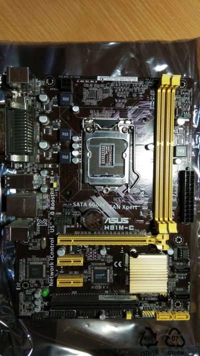 Лот: 12019216. Фото: 1. Материнская плата asus h81m-c... Материнские платы