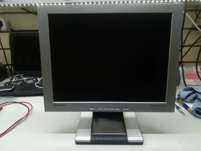 Лот: 14191183. Фото: 1. Монитор Samsung 152t. ЖК-мониторы