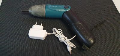 Лот: 21062273. Фото: 1. Отвертка makita ME77. Ручной инструмент
