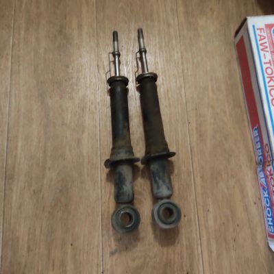 Лот: 18380663. Фото: 1. Задние амортизаторы(стойки) Toyota. Ходовая, подвеска, рулевое управление