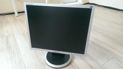 Лот: 9879500. Фото: 1. SyncMaster 940N монтитор. ЖК-мониторы