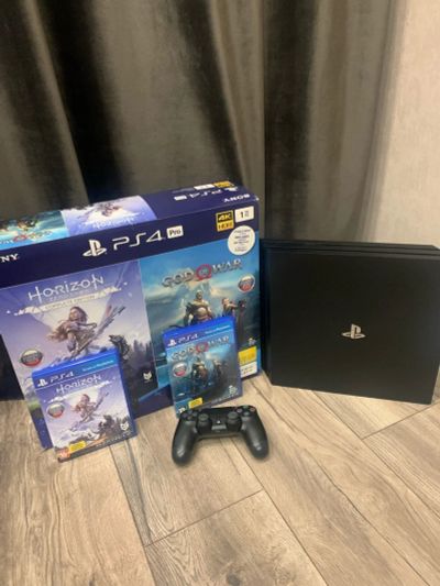 Лот: 18627799. Фото: 1. PlayStation 4 PRO 1TB + 2 игры... Игровые приставки, консоли
