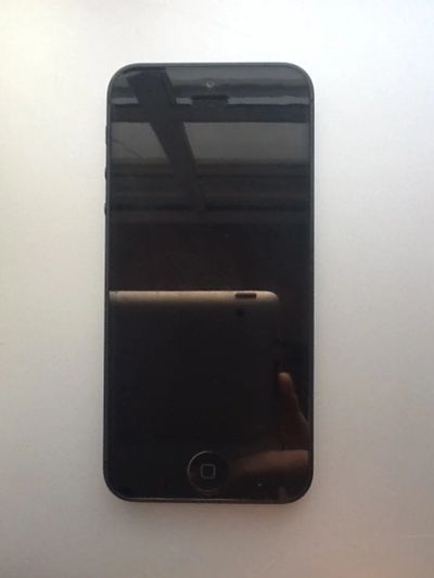 Лот: 3451464. Фото: 1. Iphone 5 Black. Смартфоны