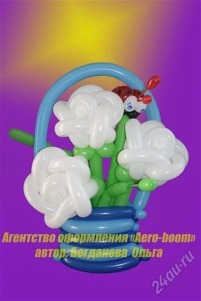 Лот: 1938297. Фото: 1. Букет белых роз в корзине! Из... Воздушные шары