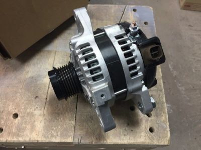 Лот: 10381816. Фото: 1. Генератор Toyota Corolla Fielder... Электрооборудование
