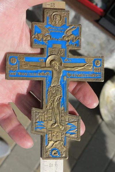 Лот: 14913081. Фото: 1. латунный крест-распятие,синяя... Иконы