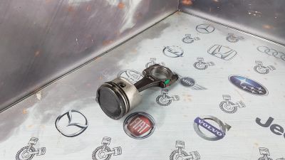 Лот: 23589403. Фото: 1. Поршень с шатуном Mazda Capella... Двигатель и элементы двигателя