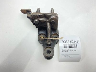 Лот: 23503733. Фото: 1. Кронштейн опоры двигателя Mazda... Двигатель и элементы двигателя
