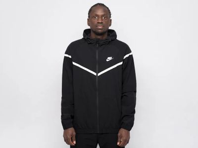 Лот: 24975981. Фото: 1. Ветровка Nike. Верхняя одежда
