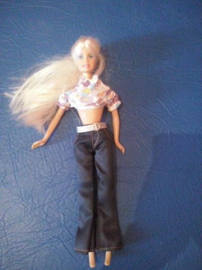 Лот: 6986213. Фото: 1. Кукла Барби в джинсах. Куклы и аксессуары