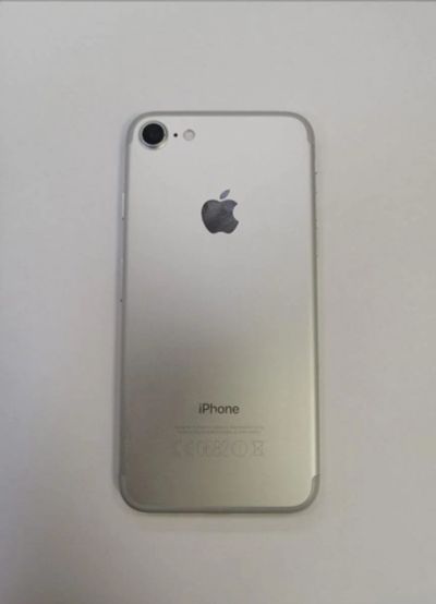 Лот: 17848462. Фото: 1. Apple iPhone 7 32Gb Silver 353803084565795. Смартфоны
