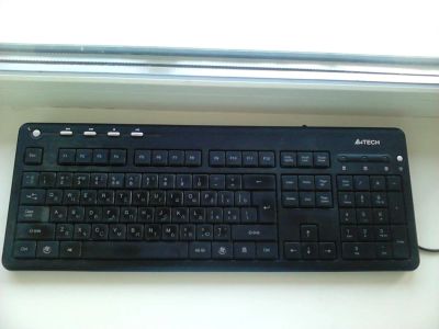 Лот: 8240075. Фото: 1. A4Tech Клавиатура USB с подсветкой... Клавиатуры для ноутбуков
