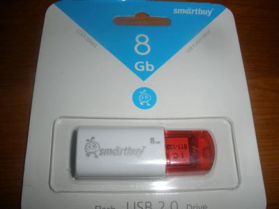 Лот: 6522113. Фото: 1. Продам новую флешку на 8 ГБ. USB-флеш карты