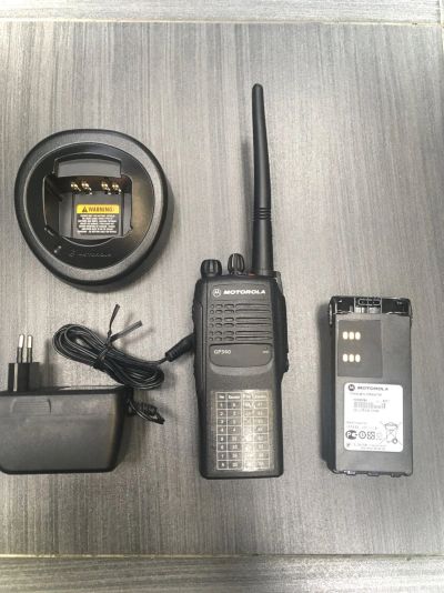 Лот: 16285121. Фото: 1. Речная радиостанция Motorola GP-340. Рации, радиостанции