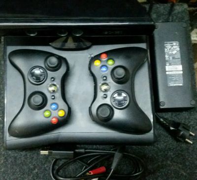 Лот: 9639757. Фото: 1. Xbox 360 S. Only продажа. Читаем... Игровые приставки, консоли
