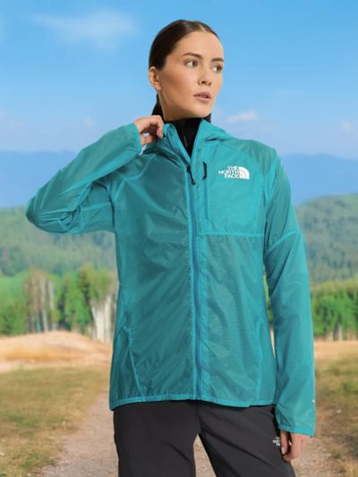 Лот: 25118943. Фото: 1. Ветровка женская The North Face... Легкие куртки, толстовки
