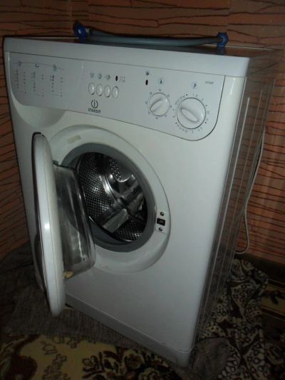 Лот: 3758608. Фото: 1. Стиральная машина Indesit W 104... Стиральные машины
