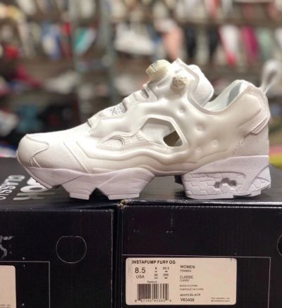 Лот: 11679425. Фото: 1. Кроссовки Reebok instapump белые. Кеды, кроссовки, слипоны
