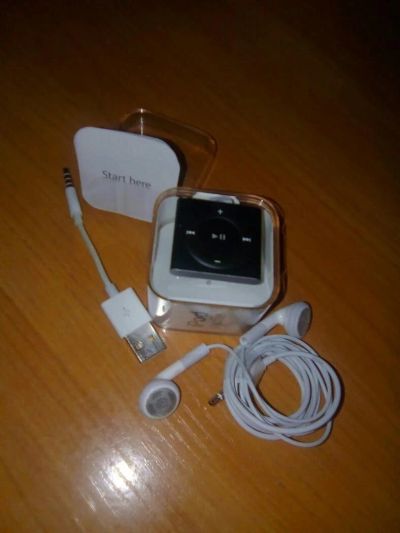 Лот: 10224156. Фото: 1. Apple iPod Shuffle. Плееры