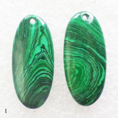 Лот: 7266344. Фото: 1. малахит 28x13x3mm. Драгоценные и поделочные камни