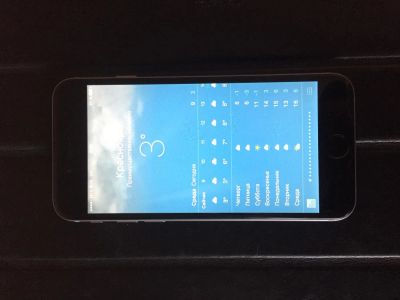 Лот: 9510619. Фото: 1. iPhone 6 (скол на дисплее). Смартфоны