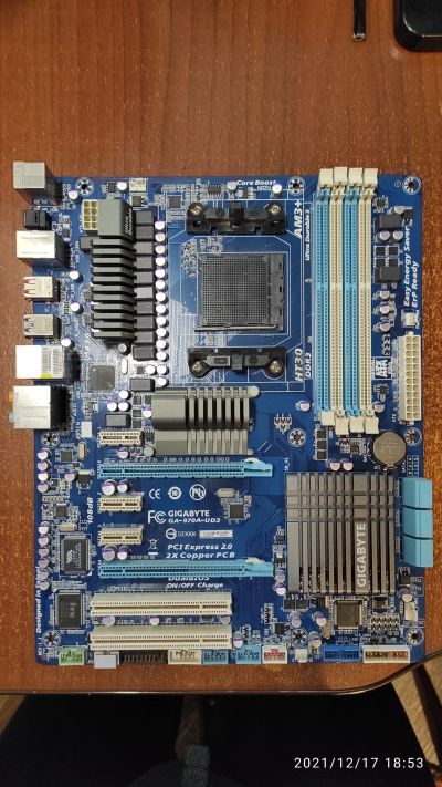 Лот: 18396768. Фото: 1. Материнская плата gigabyte ga-970a-ud3. Материнские платы