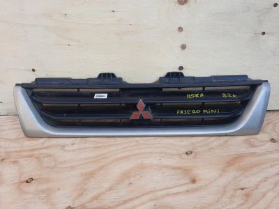 Лот: 18529154. Фото: 1. Решетка радиатора Mitsubishi Pajero... Кузов