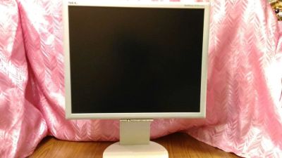 Лот: 18421868. Фото: 1. Монитор NEC MultiSync LCD1970NX... ЖК-мониторы