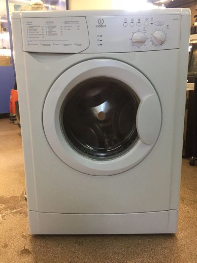 Лот: 9638374. Фото: 1. Стиральная машина Indesit WIUN... Стиральные машины
