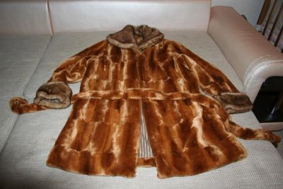 Лот: 3490068. Фото: 1. Искусственная шубка. Верхняя одежда