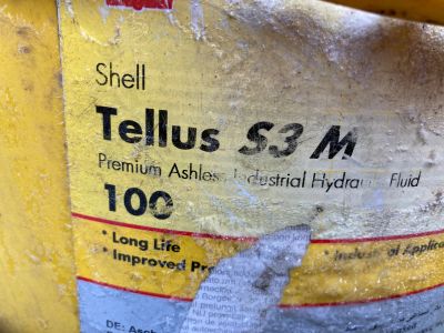 Лот: 25084773. Фото: 1. Гидравлическое масло She’ll Tellus... Масла, жидкости