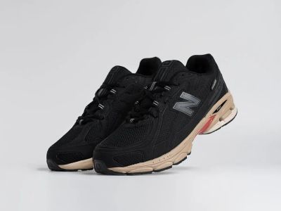 Лот: 25581650. Фото: 1. Кроссовки New Balance 740. Кеды, кроссовки, слипоны